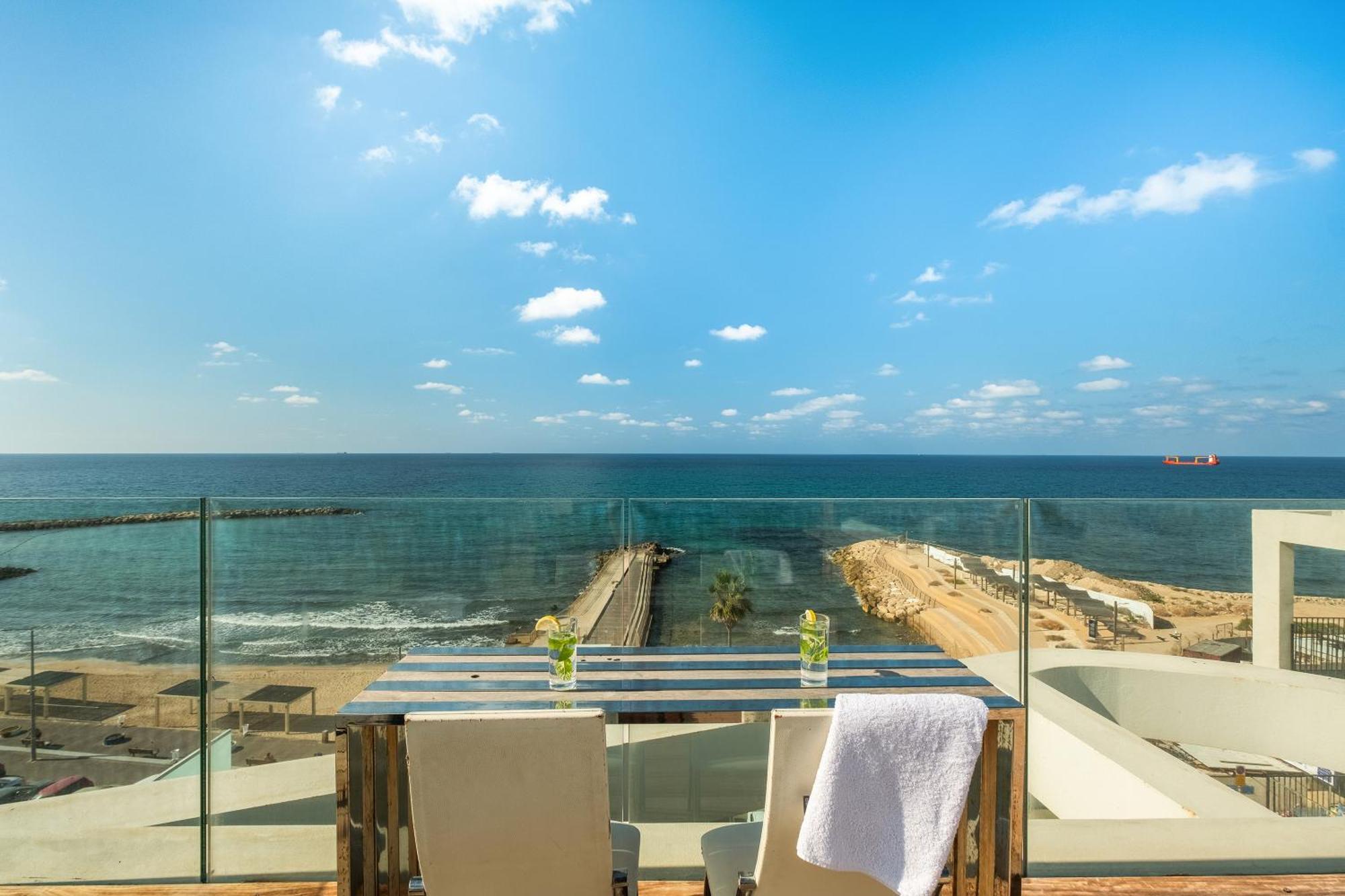 Penthouse 3Br + Roof Top + Parking - On The Beach حيفا المظهر الخارجي الصورة