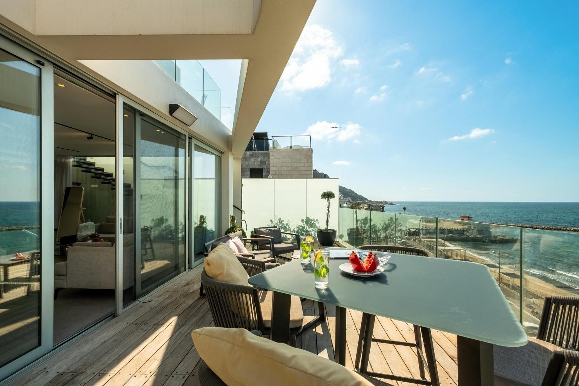 Penthouse 3Br + Roof Top + Parking - On The Beach حيفا المظهر الخارجي الصورة