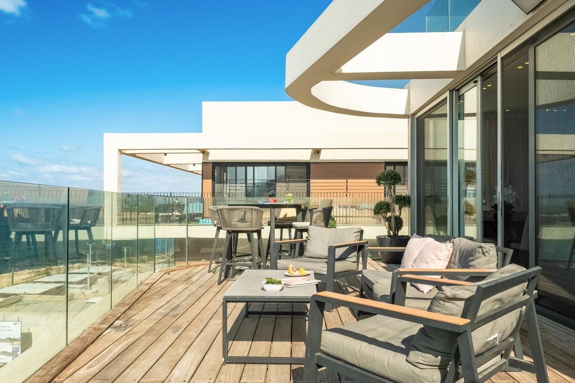 Penthouse 3Br + Roof Top + Parking - On The Beach حيفا المظهر الخارجي الصورة
