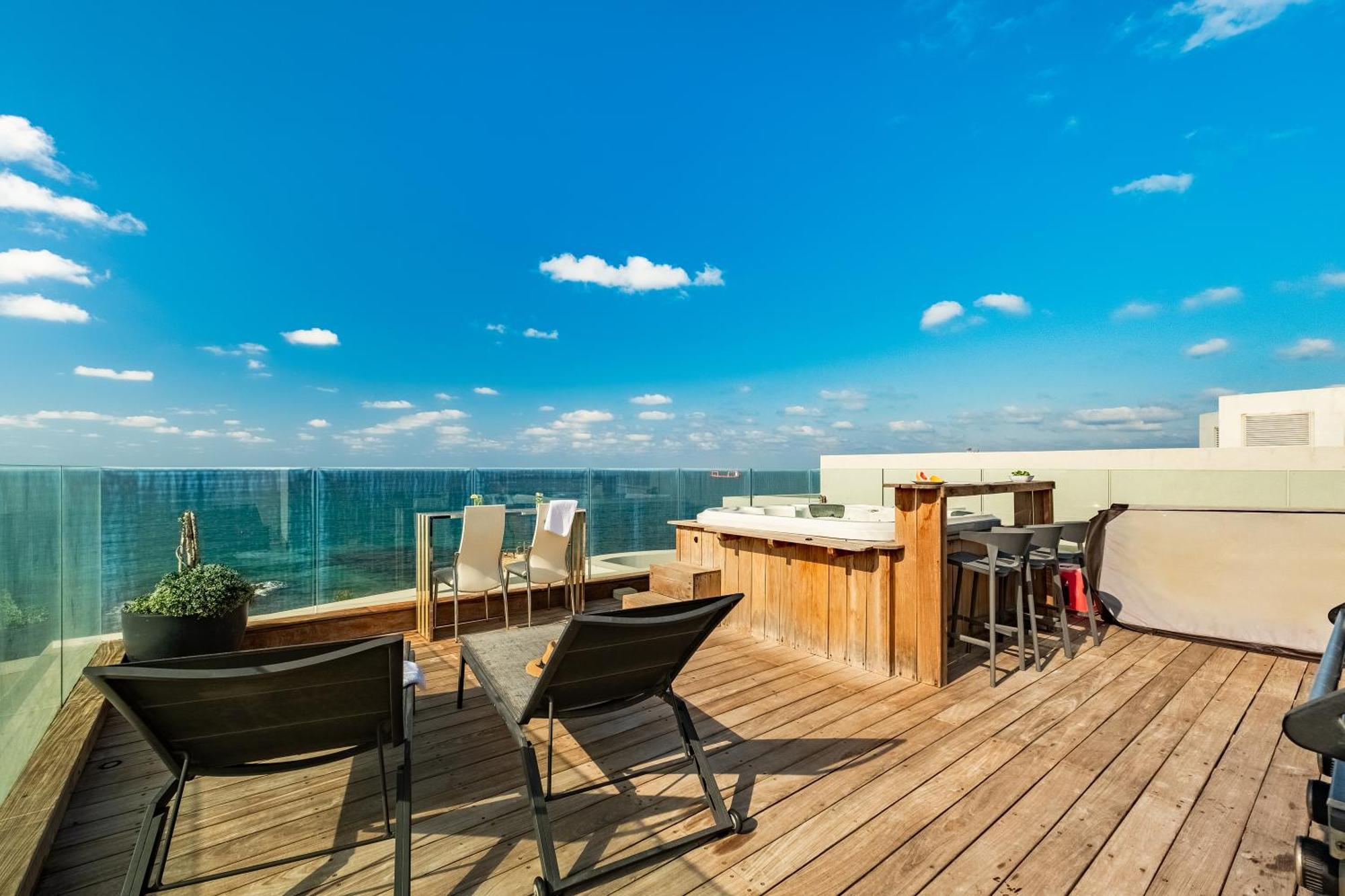 Penthouse 3Br + Roof Top + Parking - On The Beach حيفا المظهر الخارجي الصورة