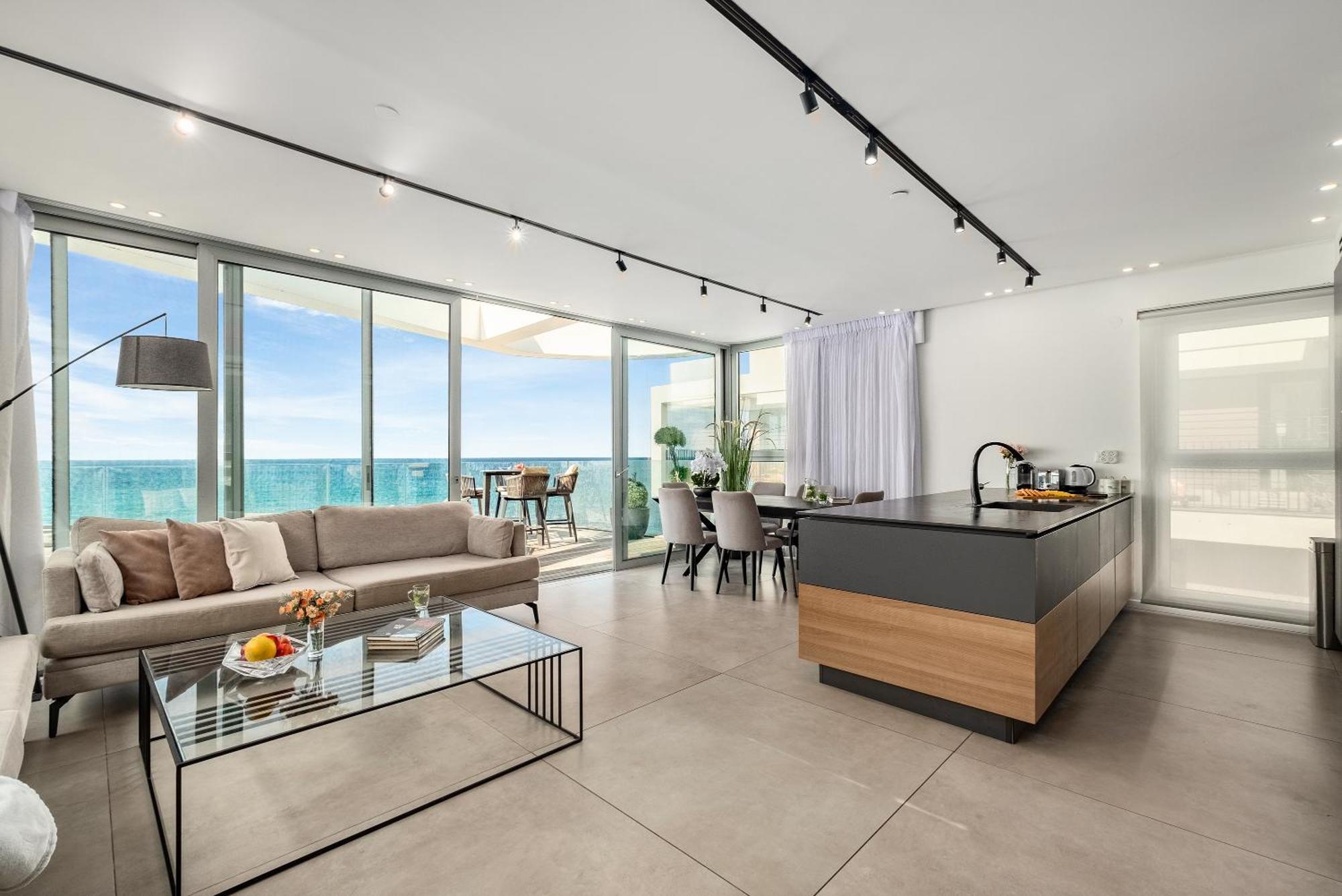 Penthouse 3Br + Roof Top + Parking - On The Beach حيفا المظهر الخارجي الصورة